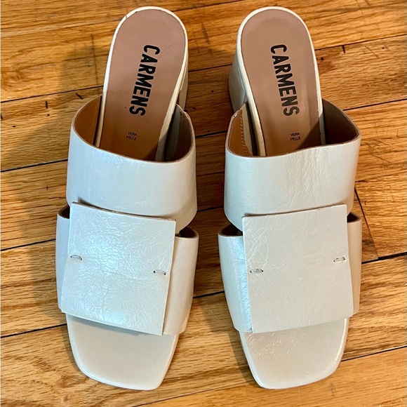 Carmens size 39 worn once fine European genuine leather slides. US 8. - Picture 3 of 3